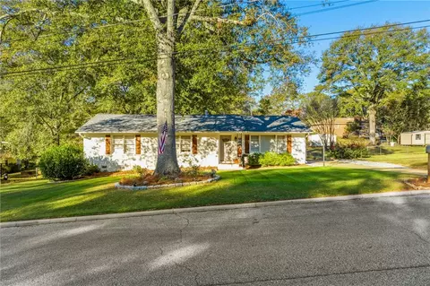 1410 Dunwall Ct, Opelika, AL 36801