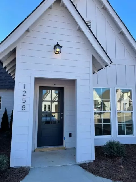 1258 Burrow Cir, Opelika, AL 36801