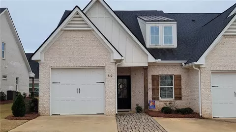 612 Thornberry Dr, Auburn, AL 36830