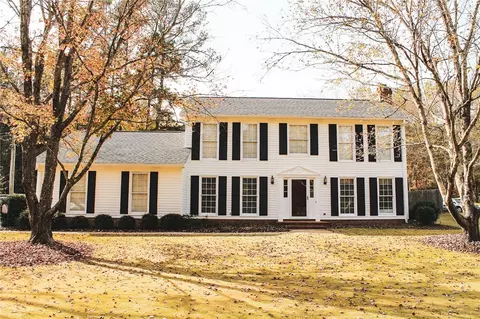 404 19th Ave SW, Lanett, AL 36863