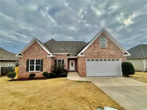 1203 Catherine Dr, Opelika, AL 36801
