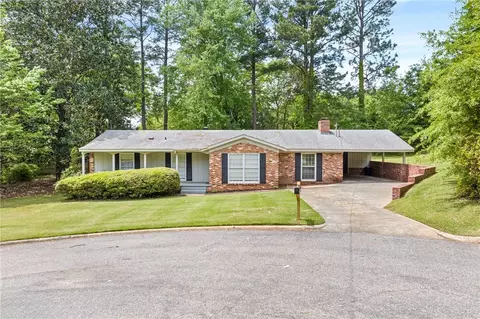 1706 Highland Cir, Opelika, AL 36801