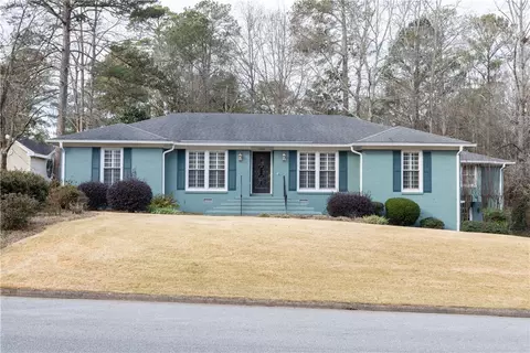 1102 Willow Run, Opelika, AL 36801