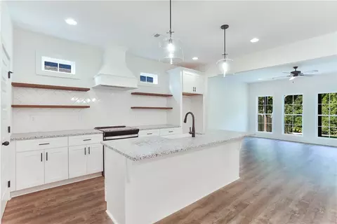 1086 Woodland Cir, Opelika, AL 36801