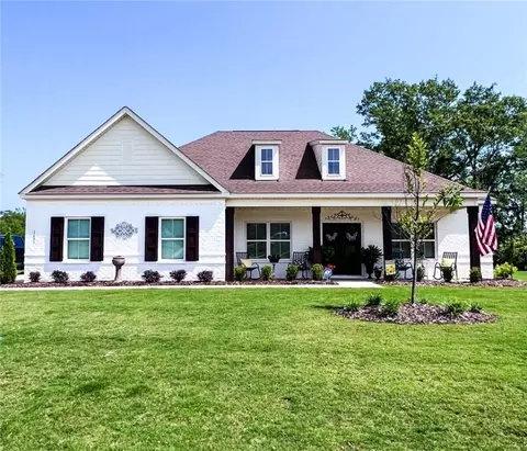 1697 Azalea Ct, Opelika, AL 36801