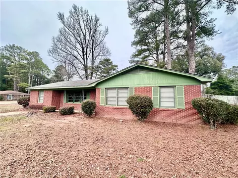203 9th Ave, Selma, AL 36701