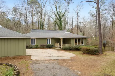311 Willow Creek Rd, Auburn, AL 36832
