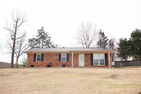 706 Norman Cir, Opelika, AL 36801