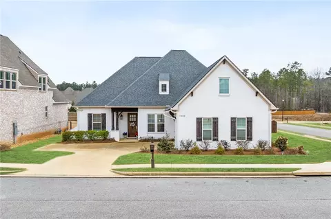1000 Birdie Ln, Auburn, AL 36832