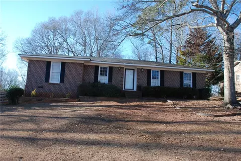 2003 Baton Ct, Opelika, AL 36801