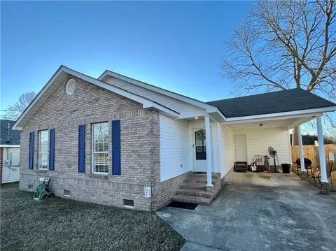 28 Kellys Pl, Tallassee, AL 36078