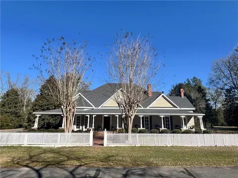 62 Leconte St, Pittsview, AL 36871