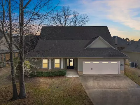 142 Solamere Ln, Auburn, AL 36832