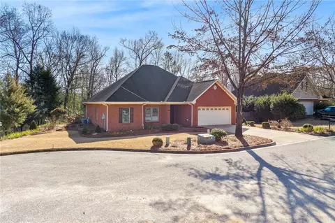 2308 Riverwood Dr, Auburn, AL 36830