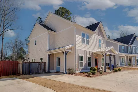 730 Northern Village Ct, Auburn, AL 36830