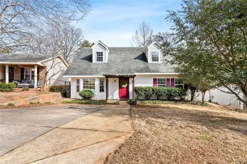 1040 Cornstalk Ln, Auburn, AL 36830