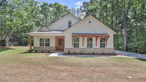 62 Lee Road 2037, Salem, AL 36874