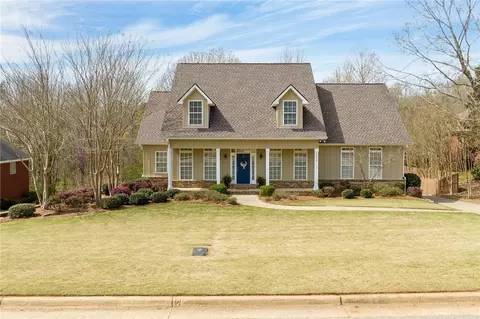 1616 Crescent Blvd, Auburn, AL 36830