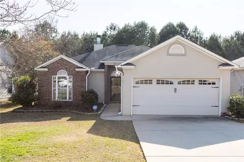 611 Lismore Dr, Opelika, AL 36804