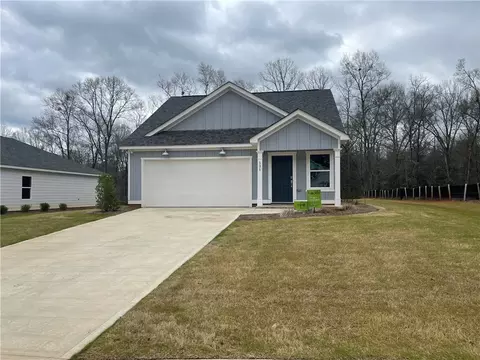 131 Gray St, Opelika, AL 36801