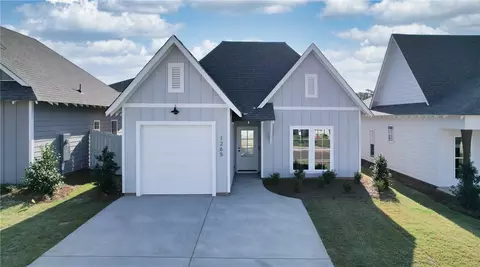 41 Bottle Way, Auburn, AL 36830