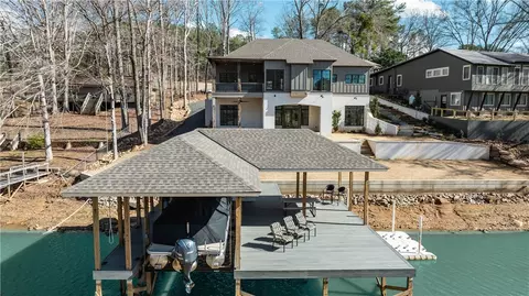 744 Lakeshore Dr, Jacksons Gap, AL 36861