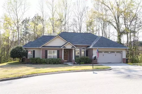 4027 Somerset Ct, Auburn, AL 36832