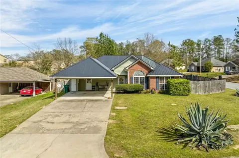 705 Mill Pond Dr, Phenix City, AL 36870