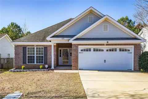 615 Lismore Dr, Opelika, AL 36804