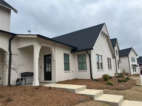 518 Grey Oak Cir, Auburn, AL 36830