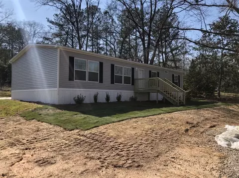 38 Carson Dr, Seale, AL 36875 photo 3