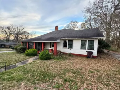 1310 Gregory St, Tuskegee, AL 36088
