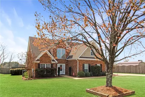 603 E Towne Lake Cir E, Opelika, AL 36804