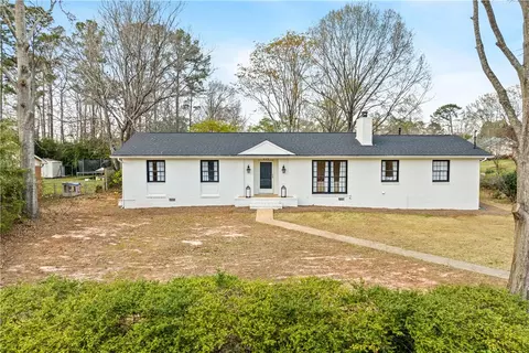 234 Pine Hills Ave, Auburn, AL 36830
