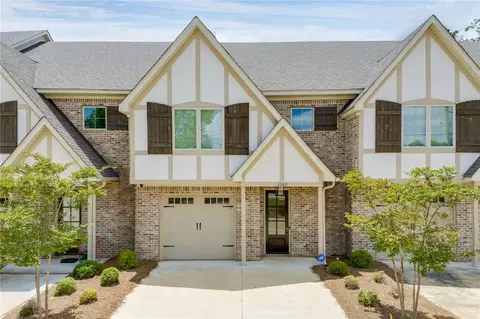 1362 S Donahue Dr #8, Auburn, AL 36832