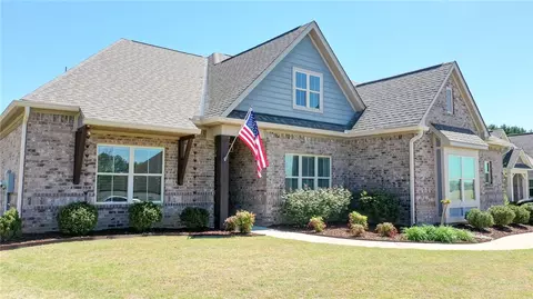 931 E Towne Lake Pkwy E, Opelika, AL 36804