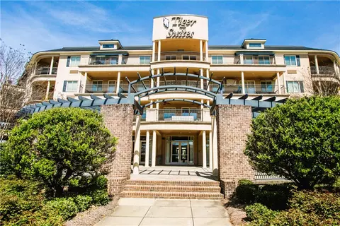 430 W Glenn Ave #204, Auburn, AL 36832