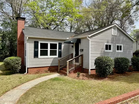 403 E 9th St, West Point, GA 31833