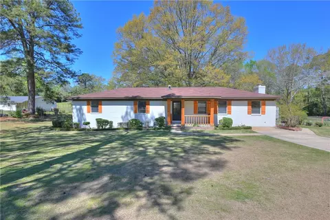 3204 Vernon Ave, Opelika, AL 36801