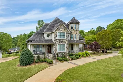 134 Prathers Lake Dr, Auburn, AL 36830