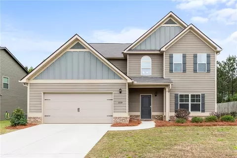 1018 Gwynnes Way, Opelika, AL 36804