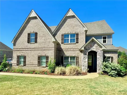 782 Monroe Dr, Auburn, AL 36830
