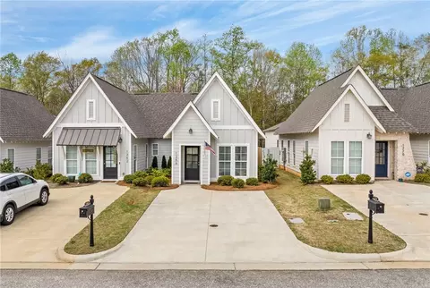 1266 Burrow Cir, Opelika, AL 36801