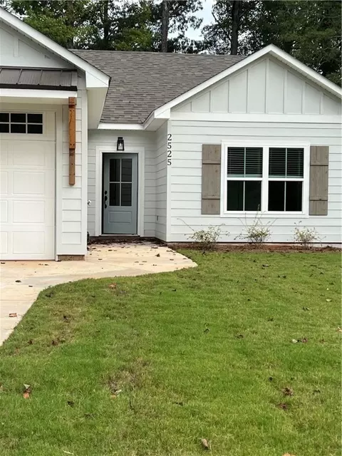 2525 Rocky Brook Rd, Opelika, AL 36801