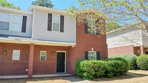 1432 S Donahue Dr #A, Auburn, AL 36832