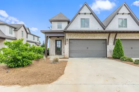1712 W Farmville Rd, Auburn, AL 36830