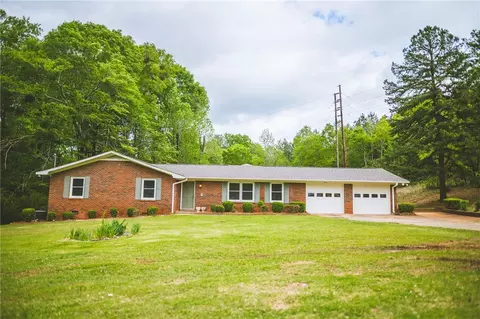 1312 Crawford Rd, Opelika, AL 36801