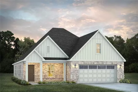 1797 Hidden Lakes Dr, Opelika, AL 36801