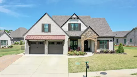 2936 Lakeview Ter, Opelika, AL 36801