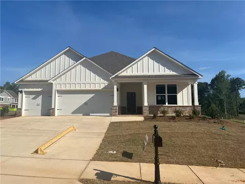 2502 Farmville Lakes Dr, Auburn, AL 36830